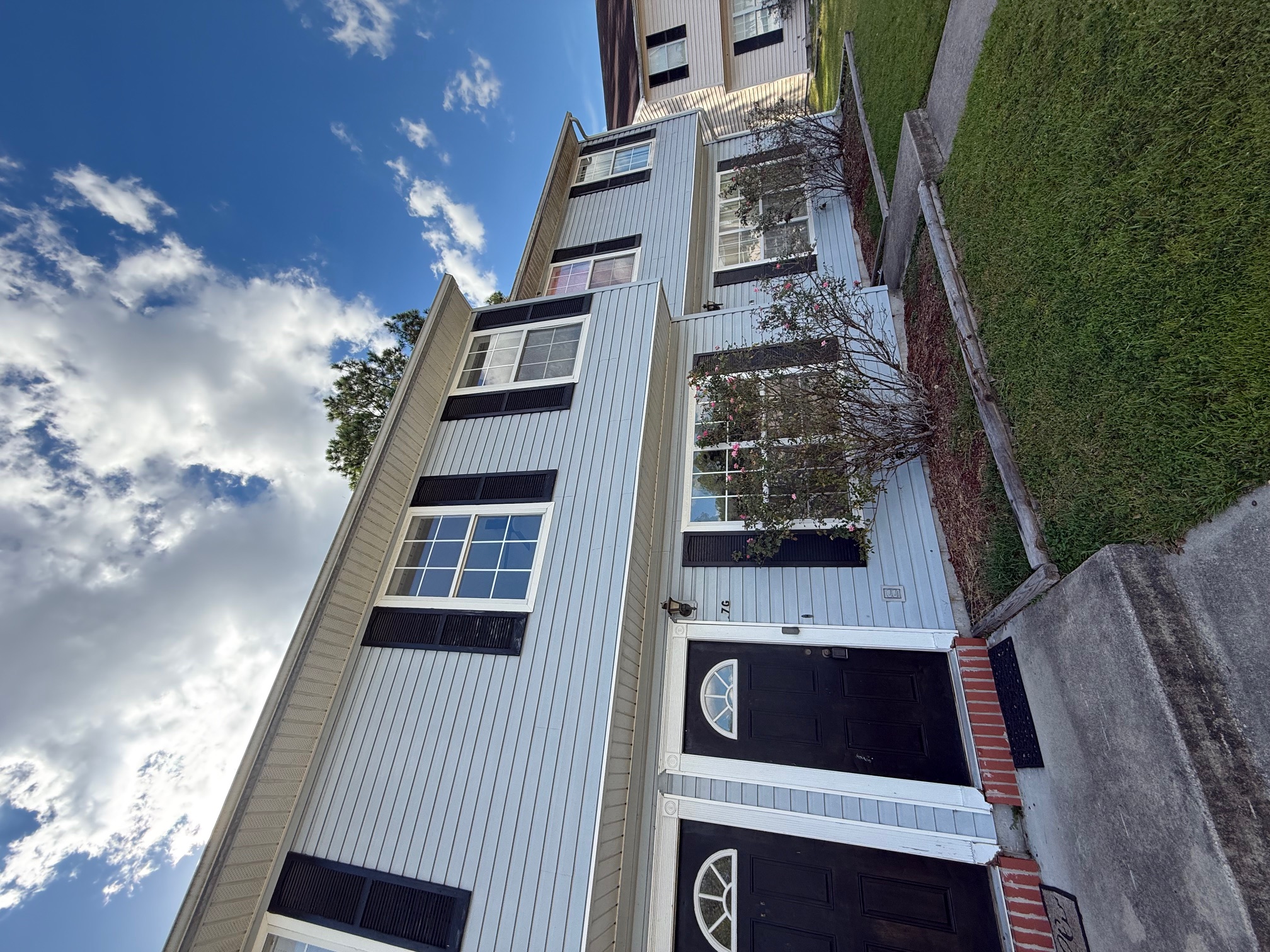 1100 Pineland - 7-G